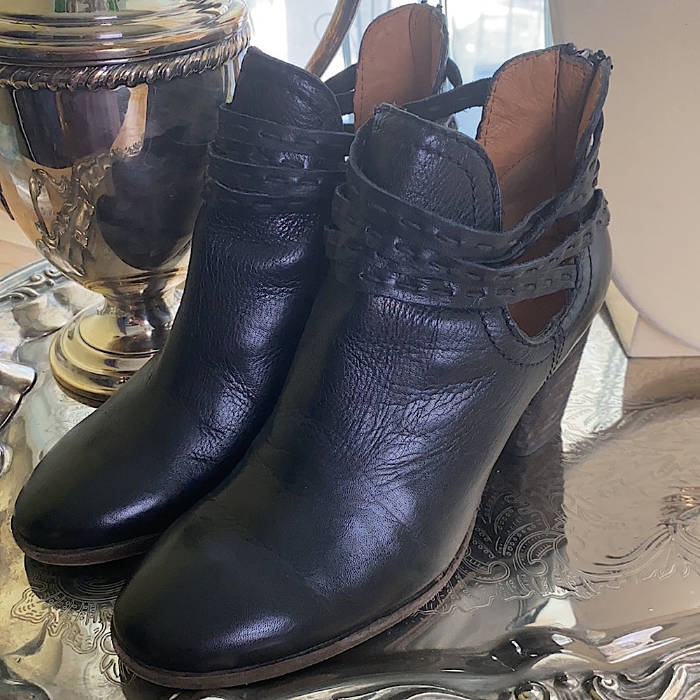 FRYE Strappy Chunky Heel Leather Booties with PickStitch accents Naomi Style